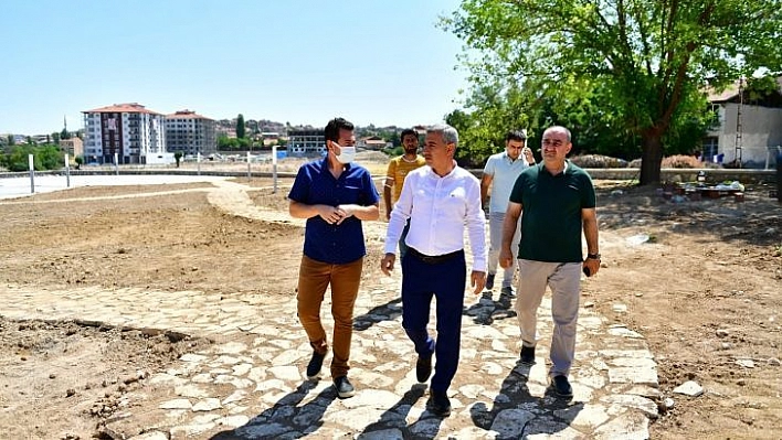 Yeşilyurt Belediyesi Kaynarca Sosyal Tesisleri ve park alanında çalışmalar yoğunlaştı