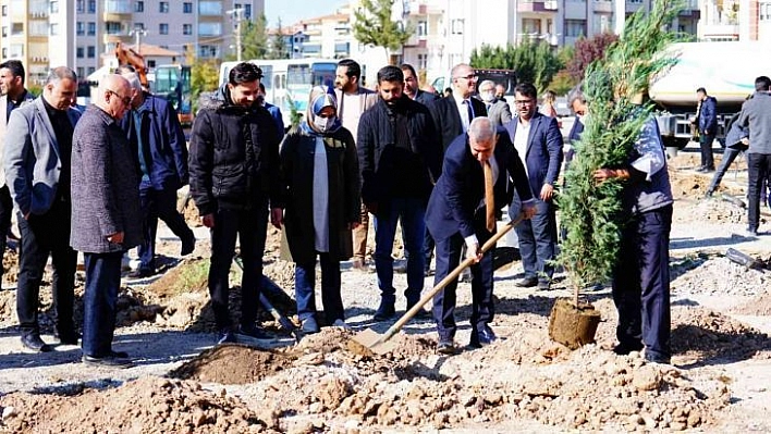 Yeşilyurt Belediyesi'nden bin fidan desteği