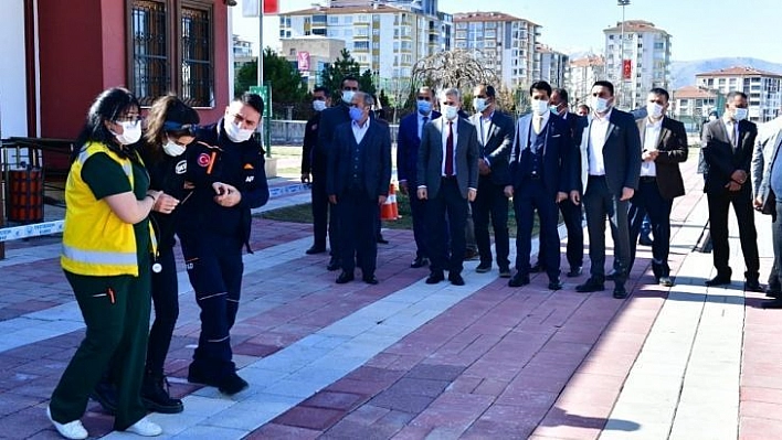 Yeşilyurt'ta gerçeğini aratmayan deprem tatbikatı