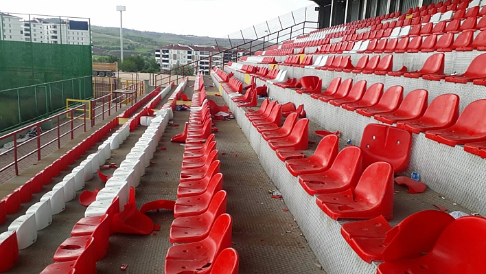 Yine zararlı stad çıktı!