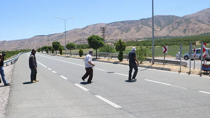 Yolun karşısına geçmek için ölümü göze alan vatandaşlar çözüm bekliyor