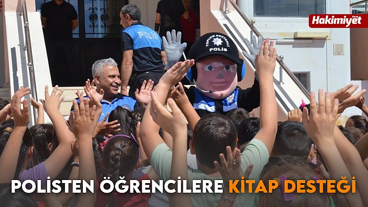 Polisten Öğrencilere Kitap Desteği
