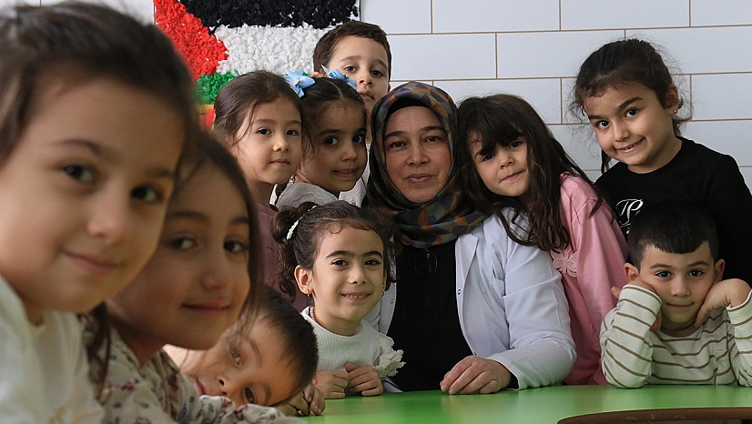 3 çocuk annesinin azmi: Hayvancılıkla uğraşırken çocukların ilk öğretmeni oldu