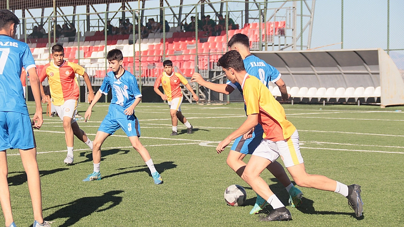 '5x5 Sokaklar Bizim Futbol Turnuvası' bölge müsabakaları Elazığ'da başladı