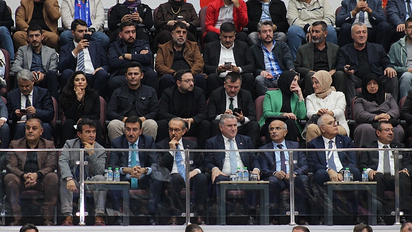 Bakan Bak, Malatya'da Şampiyonlar Kupası maçını izledi