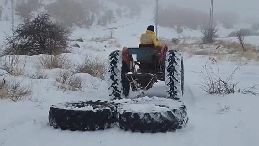 Baskil'de karla mücadele: Traktör lastikleri yolları açtı