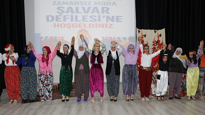 Diyarbakır'da kadın emeği ve kültür 'köklerden podyuma' defilesinde buluştu