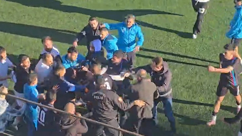 Elazığ 1. Amatör Küme'de saha karıştı! Maç sonu kavga