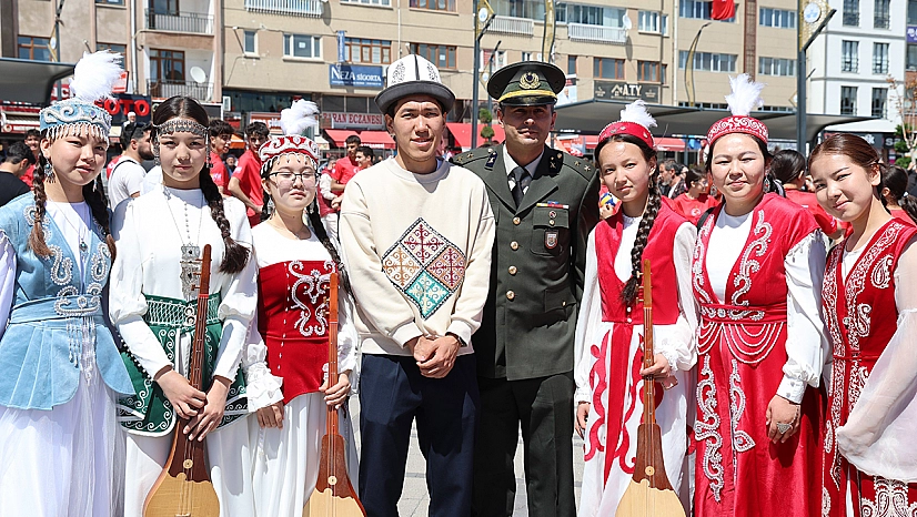 Elazığ'da 19 Mayıs coşkusuna Kırgızistan damgası