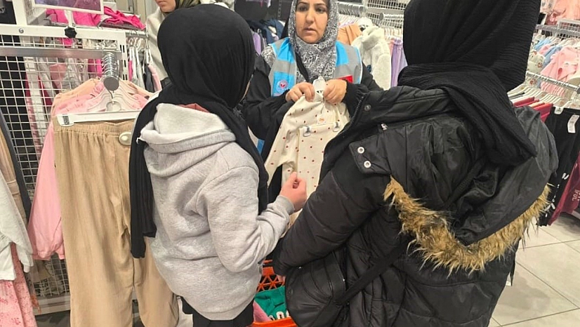 Elazığ'da 'Bir Bot Bir Mont' kampanyasıyla 150 yetim çocuğa kışlık destek