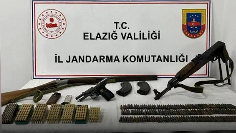 Elazığ'da cephanelik gibi eve jandarmadan operasyon