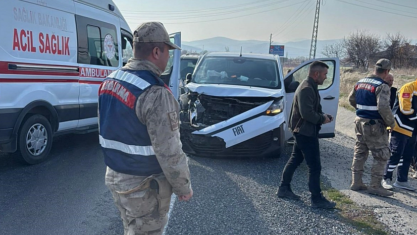 Elazığ'da feci kaza: 3 yaralı
