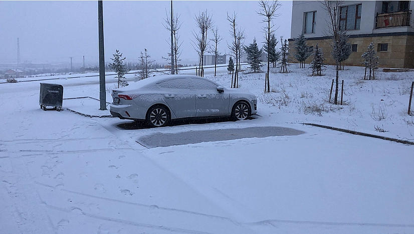 Elazığ'da kar yağışı etkili oldu, kent beyaza büründü
