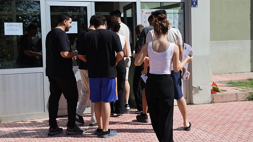 Elazığ'da KPSS heyecanı: Binlerce aday ter döktü