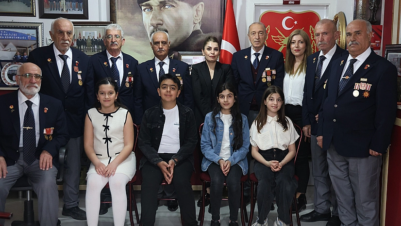Elazığ'da öğrenciler ve gaziler bir araya geldi
