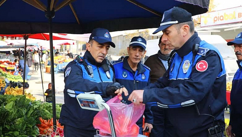 Elazığ'da pazar alanlarına zabıta denetimi