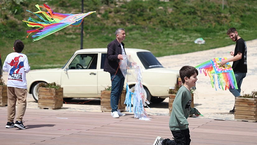 Elazığ'da uçurtma şenliğinde renkli görüntüler oluştu