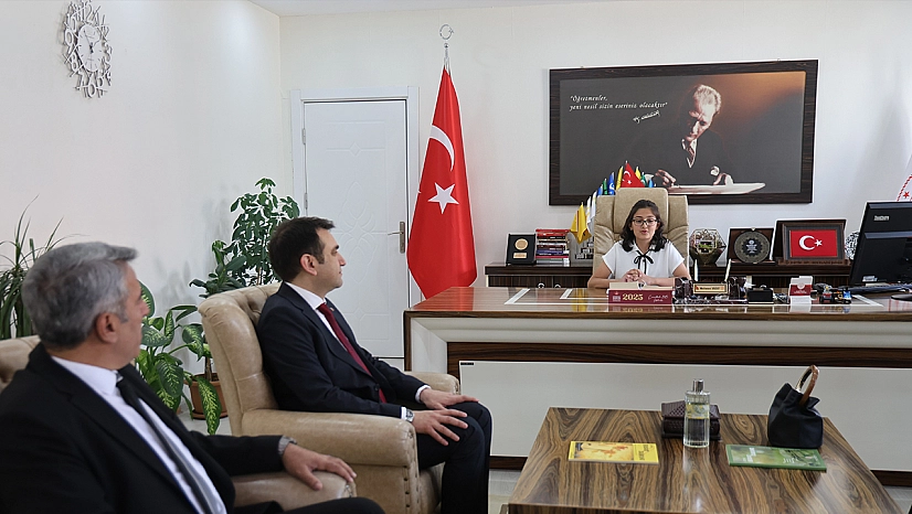 Elazığ İl Milli Eğitim Müdürlüğü koltuğuna oturan Elif'ten ilk adım: servis güvenliği