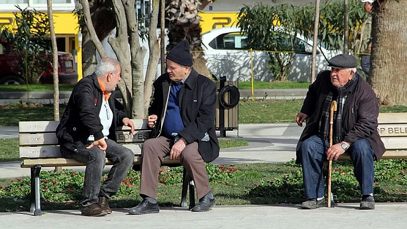 Emeklilerin gözü Ocak ayında: Maaşlarda 4 farklı zam tahmini