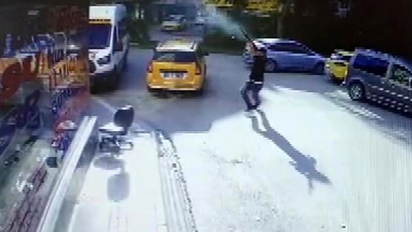 Kafeye otomatik tüfekle ateş eden şüpheli yakalandı