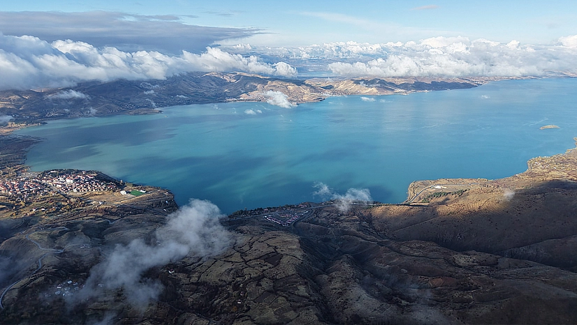 Kar, bulut ve göl bir arada: Elazığ'da Hazarbaba manzarası nefes kesti