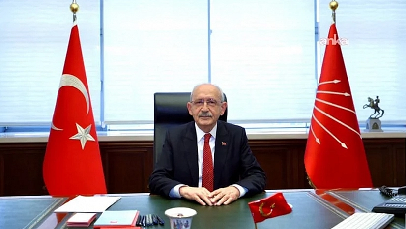 Kemal Kılıçdaroğlu CHP Genel Merkezi'nde makamına oturdu