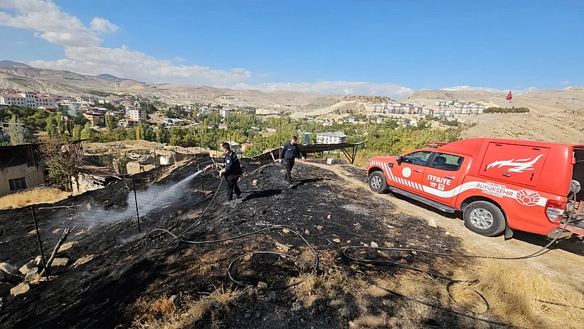 Malatya'da çıkan ot yangını kısa sürede kontrol altına alındı