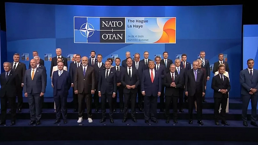 NATO Zirvesi'nde aile fotoğrafı!