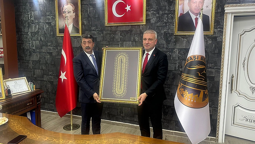 Oktay Saral Yurtbaşı Belediyesi'ni takdir etti