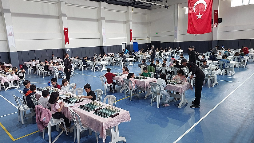 Palu'da bir ilk gerçekleşti: ödüllü satranç turnuvası büyük ilgi gördü