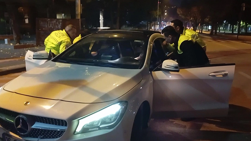 Polis ekiplerinden kaçmaya çalışan alkollü sürücü 63 bin 911 TL ceza yedi