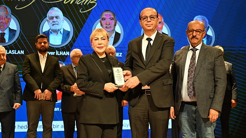 Prof. Dr. Yasemin Açık'a İnönü Üniversitesi'nden plaket