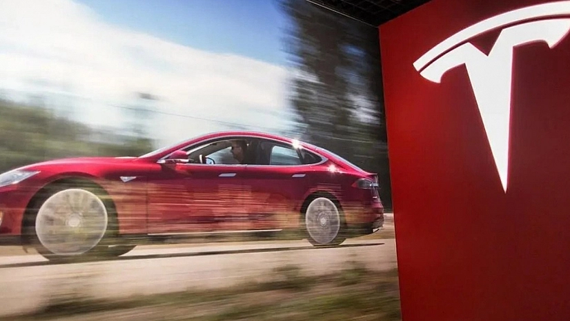 Tesla Model Y sahiplerine yeni batarya ücretleri sürprizi