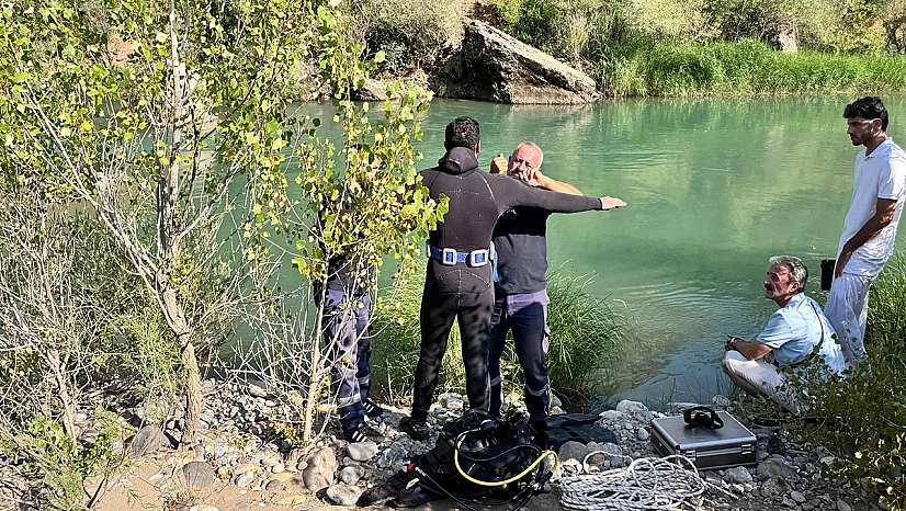Tunceli'de çaya giren iki arkadaştan biri boğuldu, diğeri kurtarıldı