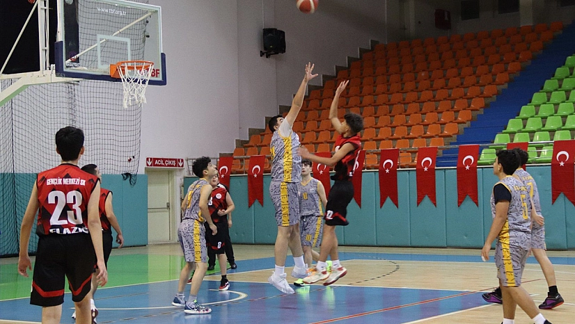 U18 Erkekler Basketbol Şampiyonu Gençlik Merkezi Spor Kulübü