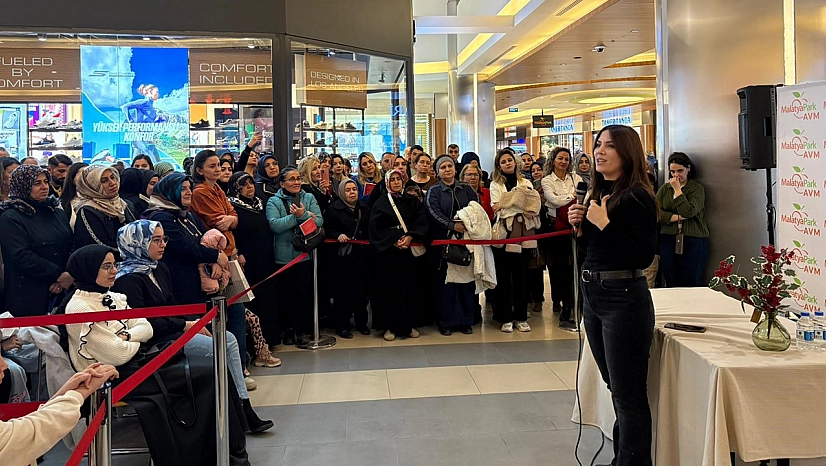 Yazar Dilek Cesur MalatyaPark'ta okurlarıyla buluştu