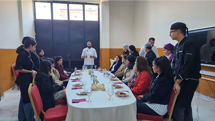 Yemekleri bu kez öğrenciler yaptı, anneler jüri oldu