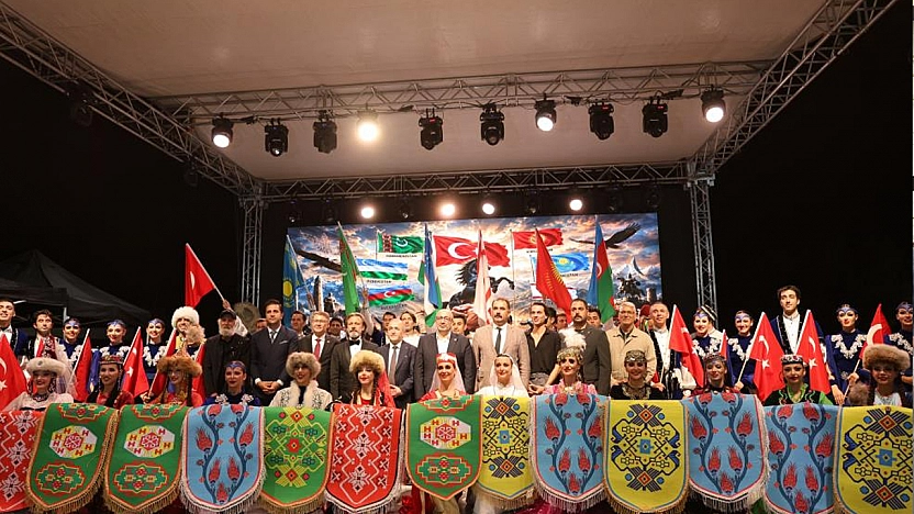 29. Uluslararası Hazar Şiir Akşamları: Gösteriler ayakta alkışlandı