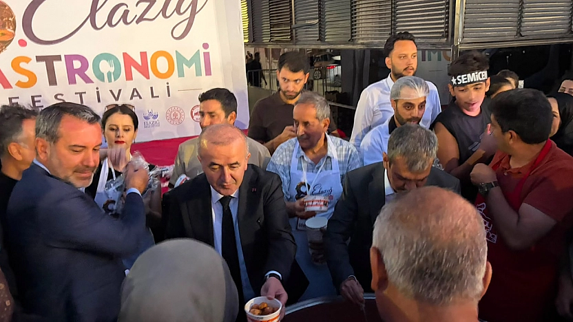 8. Elazığ Gastronomi Festivali Harput Köfte ikramıyla başladı