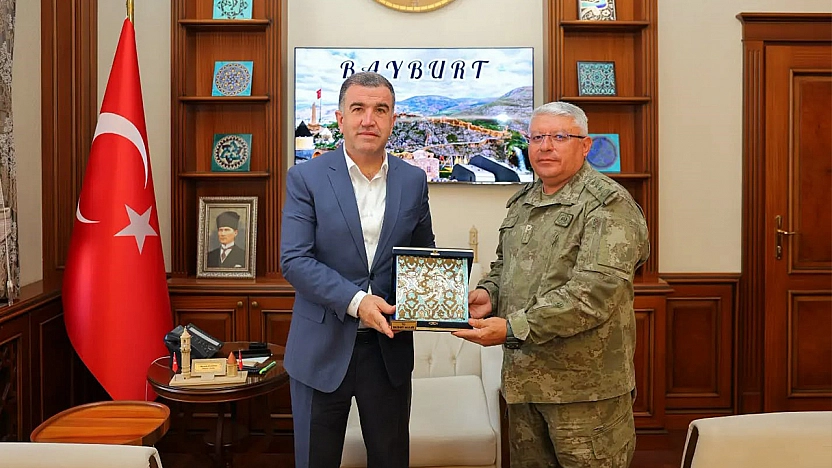 8. Kolordu'da görev değişimi: Kurmay Başkanlığı'na Albay Erdem Yeni atandı