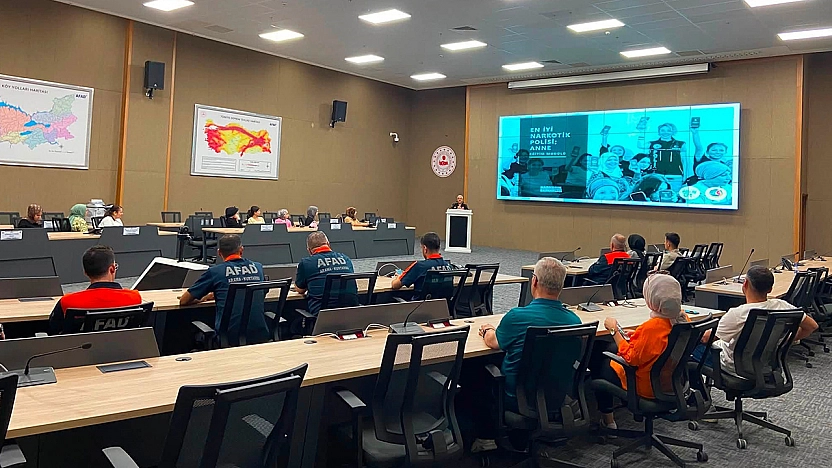Elazığ'da AFAD'a uyuşturucu semineri: Aile uyarısı geldi