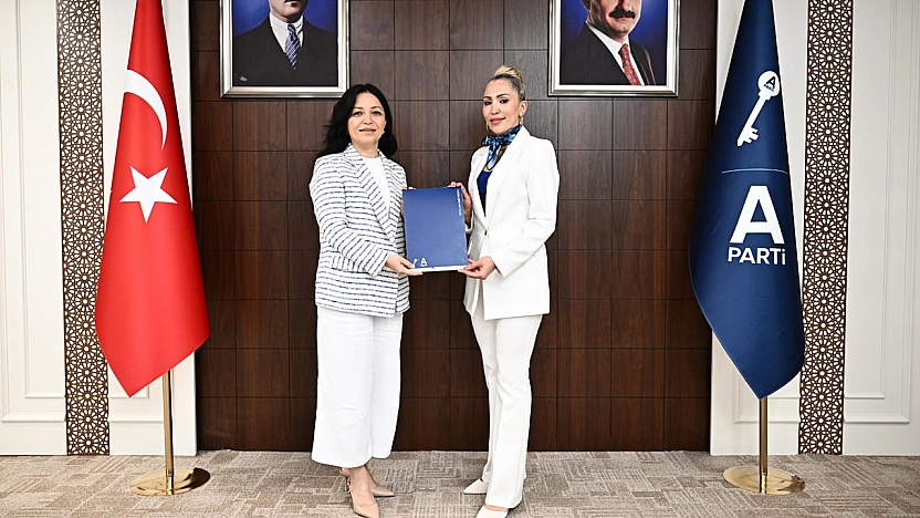Anahtar Parti Elazığ İl Kadın Kolları Başkanlığı'na Burcu Güngör atandı