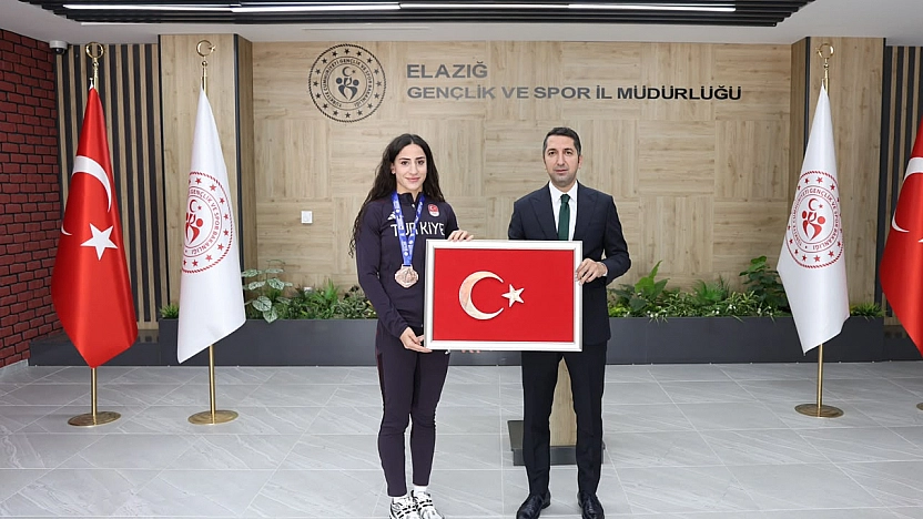 Avrupa 3.'sü Gizem Özer'den, İl Müdürü Eren'e ziyaret