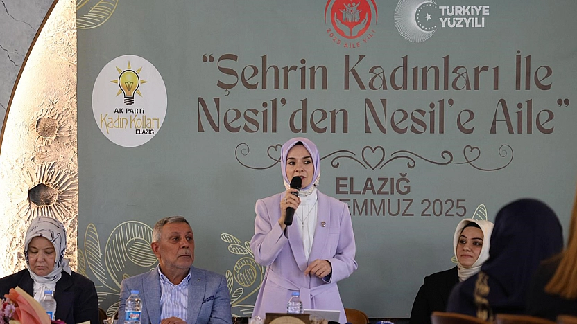 Bakan Göktaş: 'Türkiye'de bütün kadınlar tam eşit çok şükür'