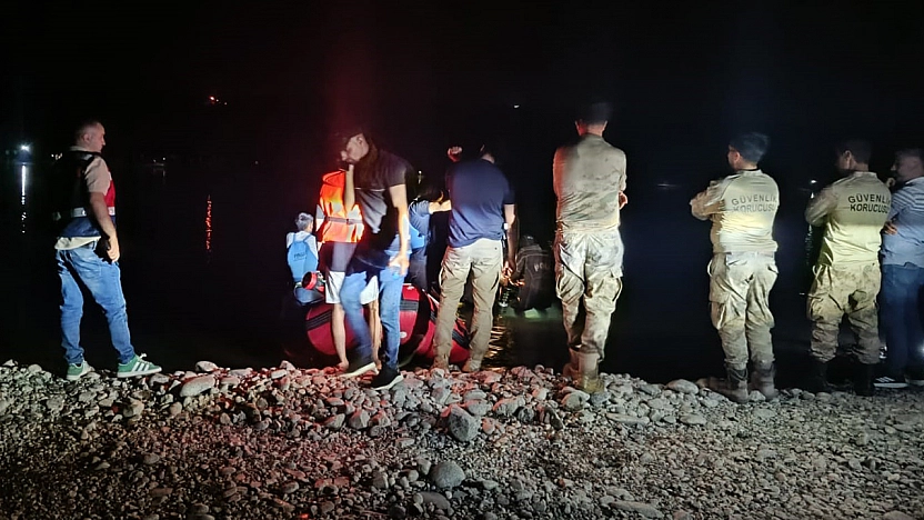 Balık tutmak için nehre giren şahıs akıntıya kapıldı, arama çalışması başlatıldı