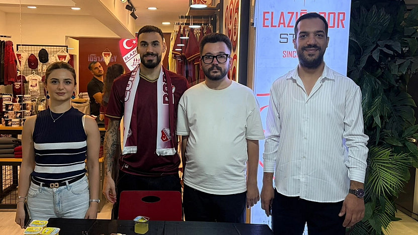 Barış Ekincier, Elazığspor Store'da taraftarlarla buluştu
