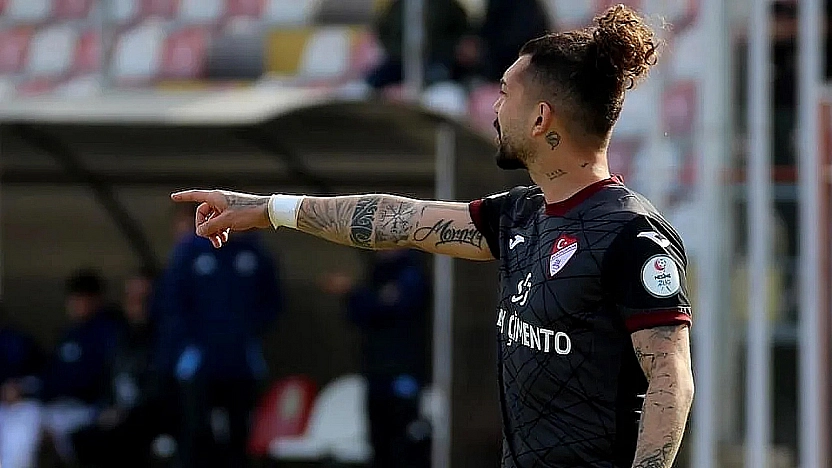 Beykan Şimşek Elazığspor'da kaldı! 2 yıllık yeni sözleşme