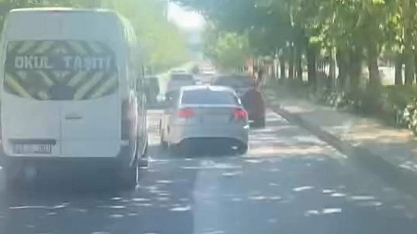 Bir faciadan dönüldü: Elazığ'da makas atan sürücü kamerada