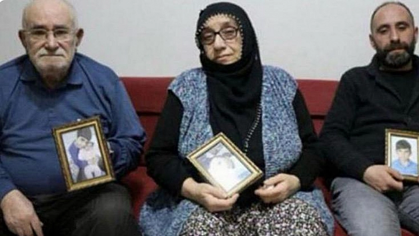 Depremde ailesinden 5 canı yitiren Serhat Aslan yaşadığı acıyı unutamıyor