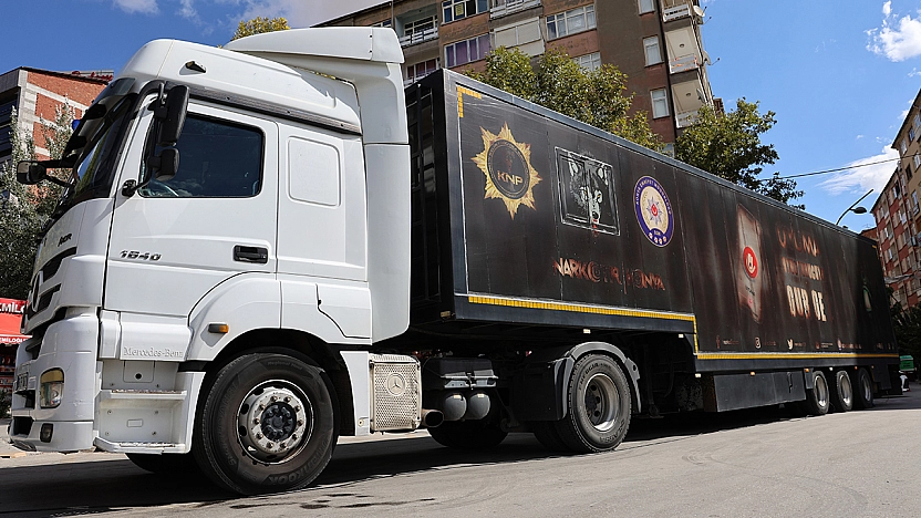 Elazığ'a ilk kez gelen NARKO TIR yoğun ilgi gördü